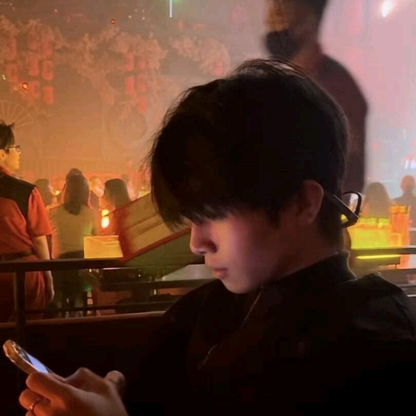 金沙洲红Livehouse订台总部.阿亿