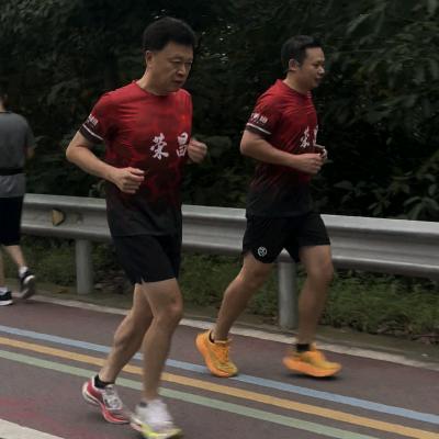 荣跑团杜团长
