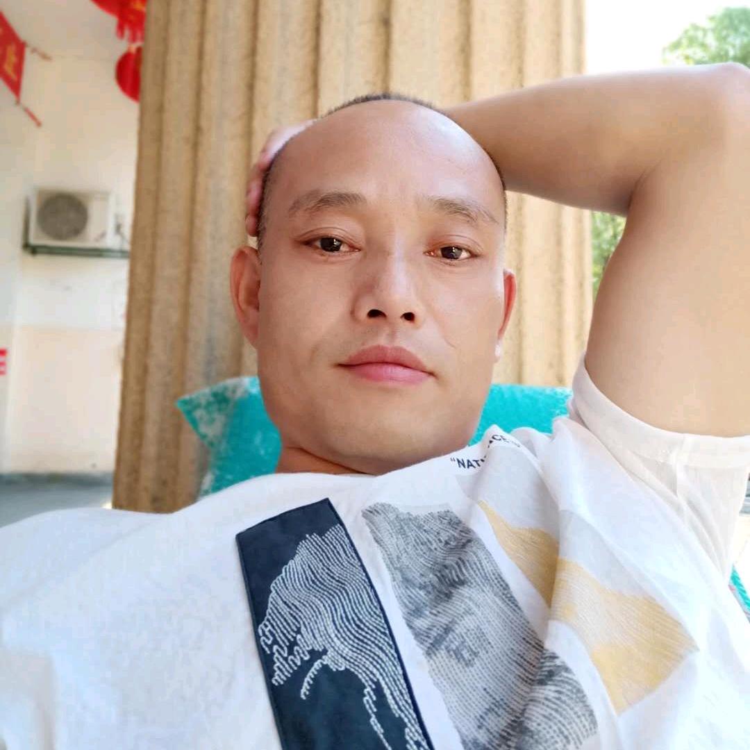华容瓷砖空鼓起拱修缮