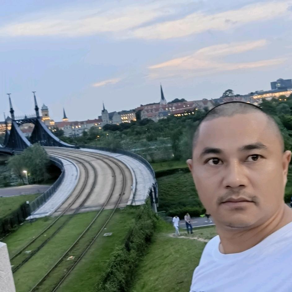 氧化锆回收陶瓷手表回收陶瓷牙粉牙块回收