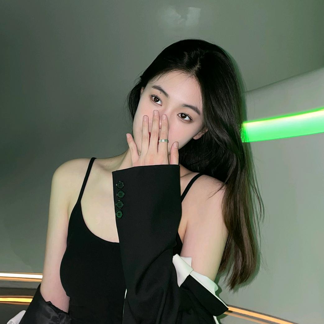 小鲨.