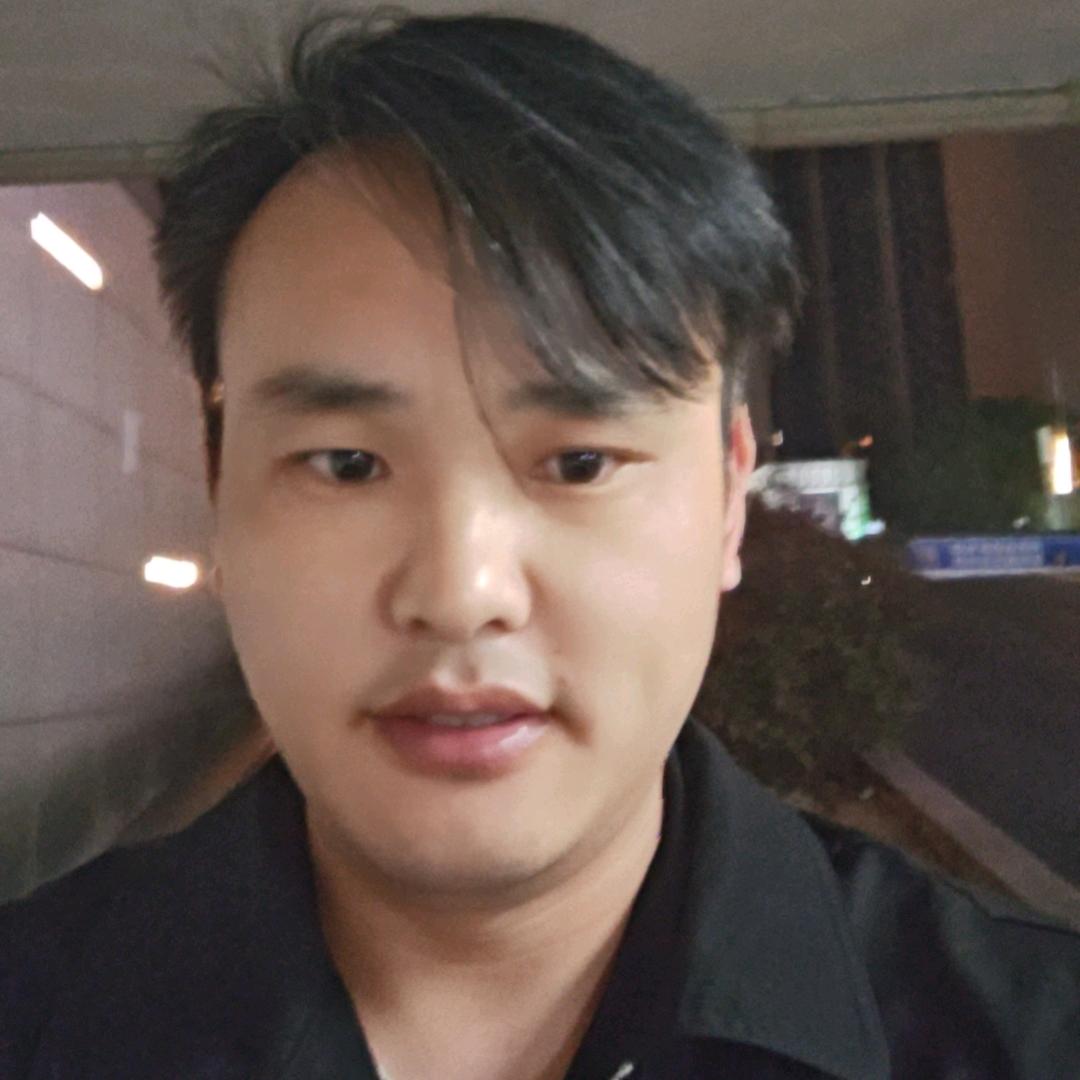 在象湖开炸鸡店的90后