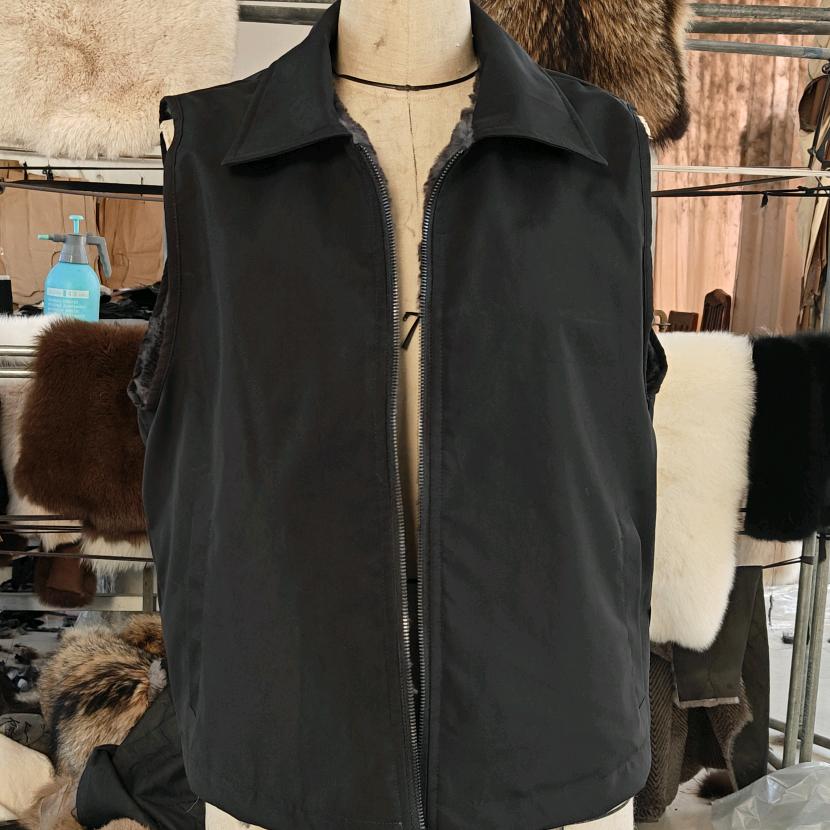 简一皮草服饰店