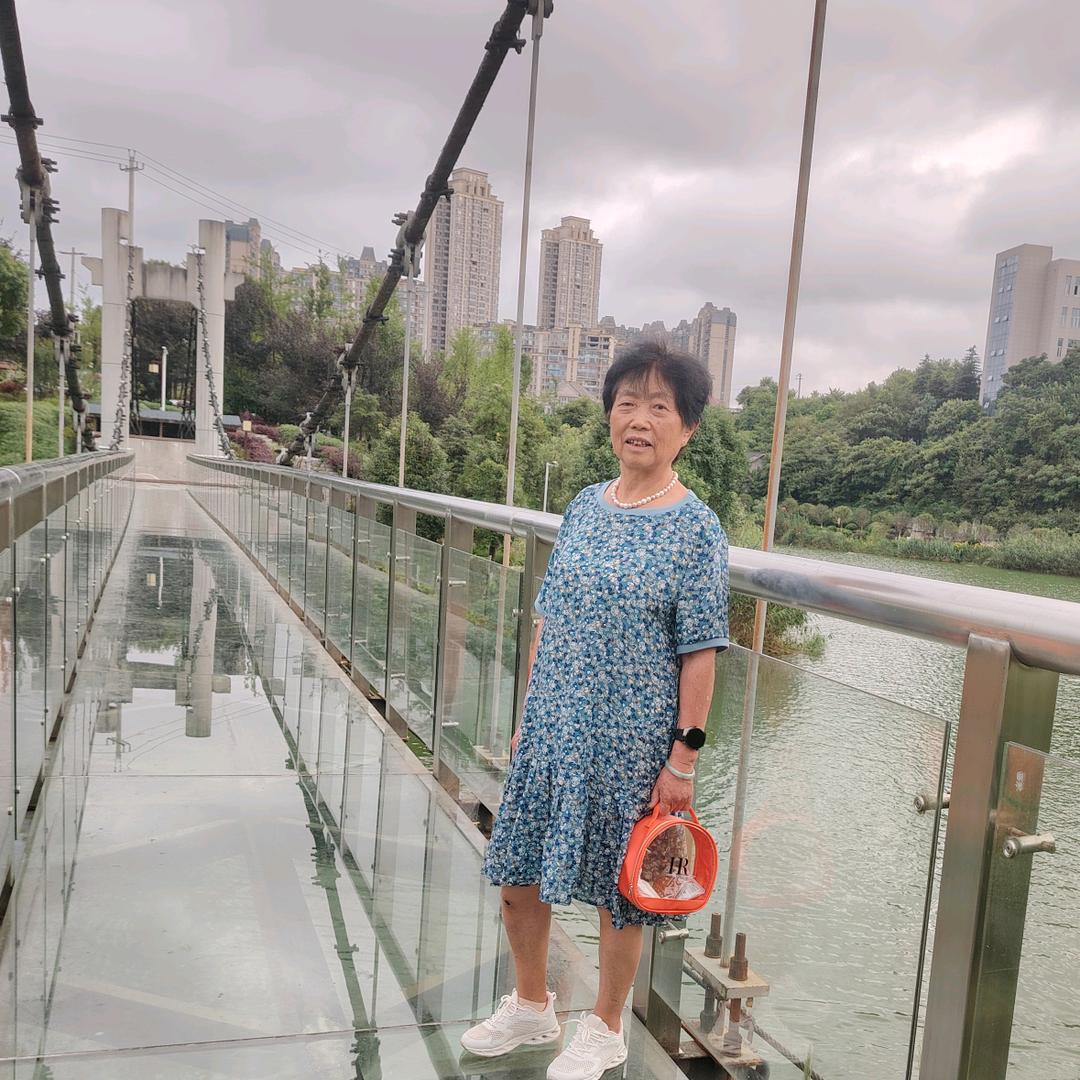 栾惠珍