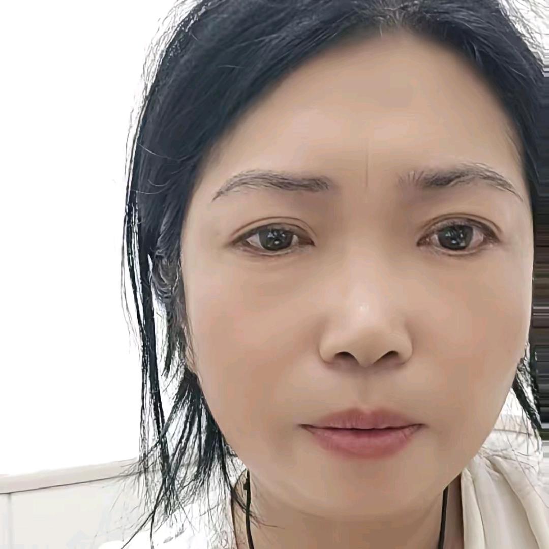 大嫂得：（坚强的女人）