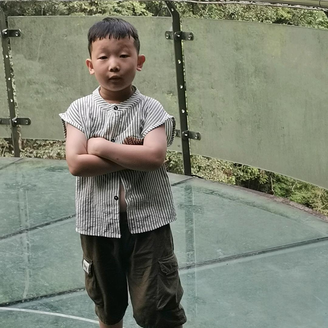 玉山做窗帘的吴哥