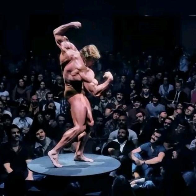 努力健身的小康