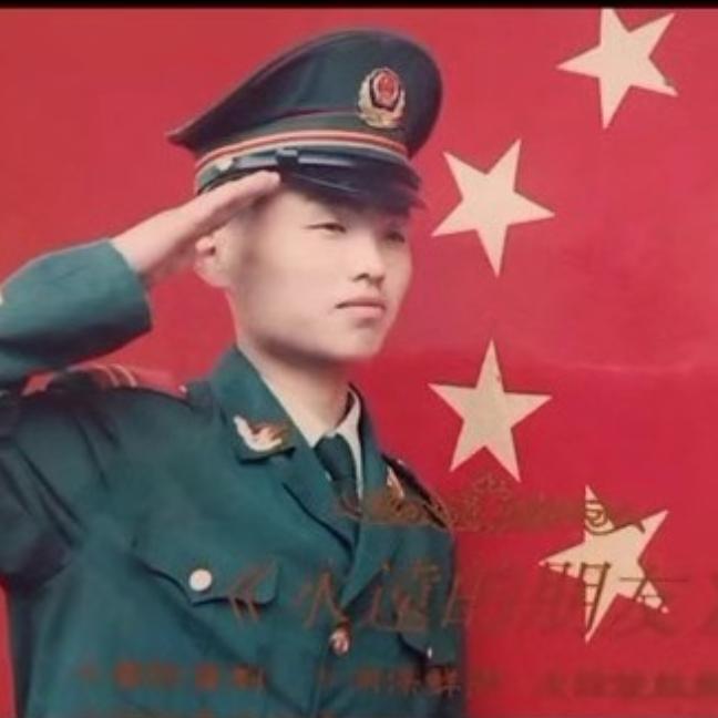 当你的秀发拂过我的钢枪。