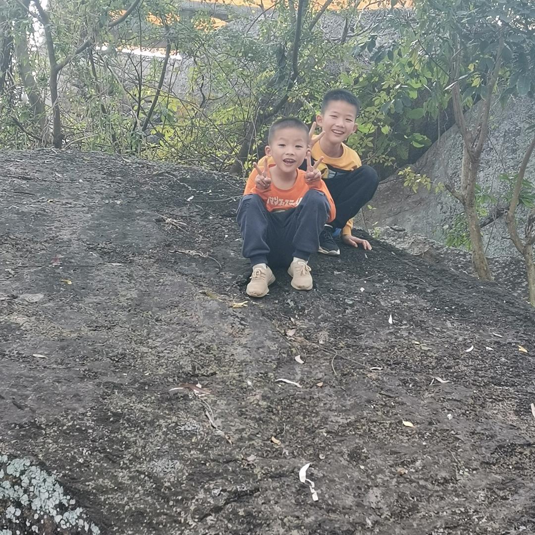 小老黑，黑哥666