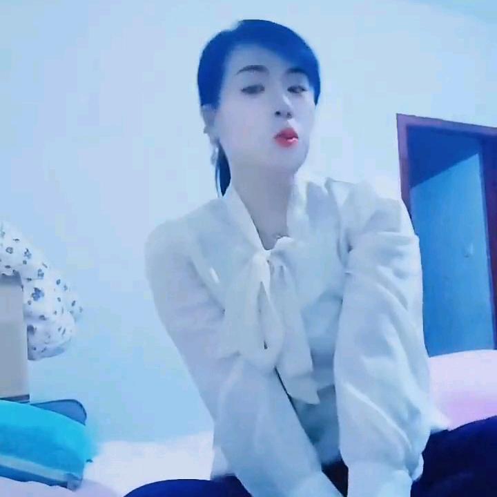 英子