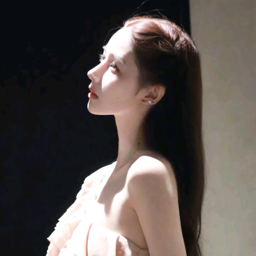 万万.