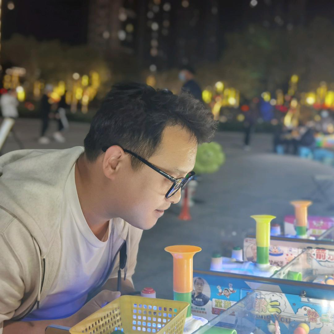 与卿不会杀球💫