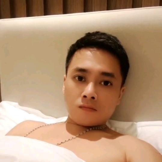 龚言成