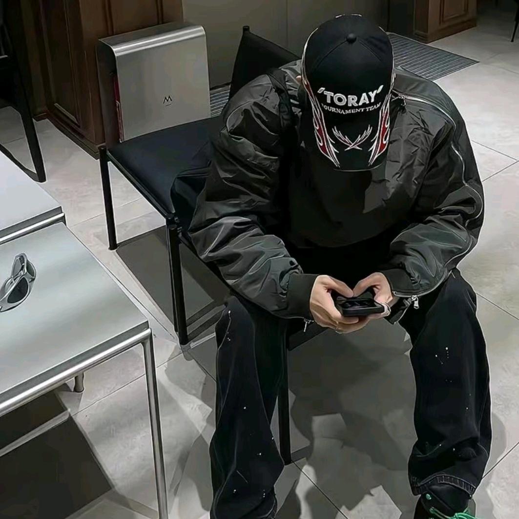 假装忧郁总裁被骂装货的西伯利亚大马猴