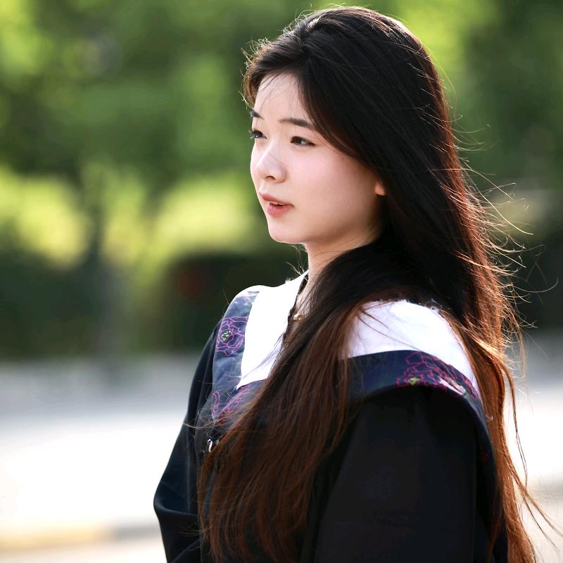 笑不能敷衍心疼