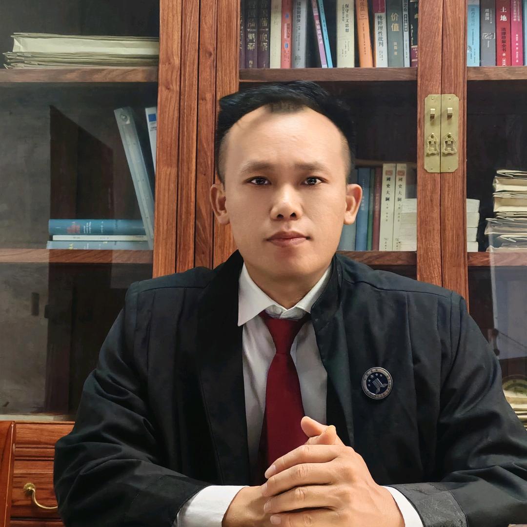 广西何三民律师