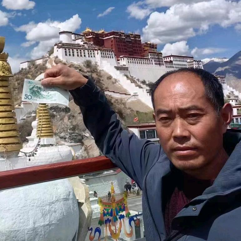 炯炯🌹有神🌻