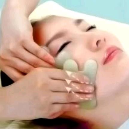 我国全息刮痧第一人张秀勤教授学员