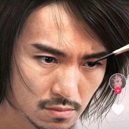 华