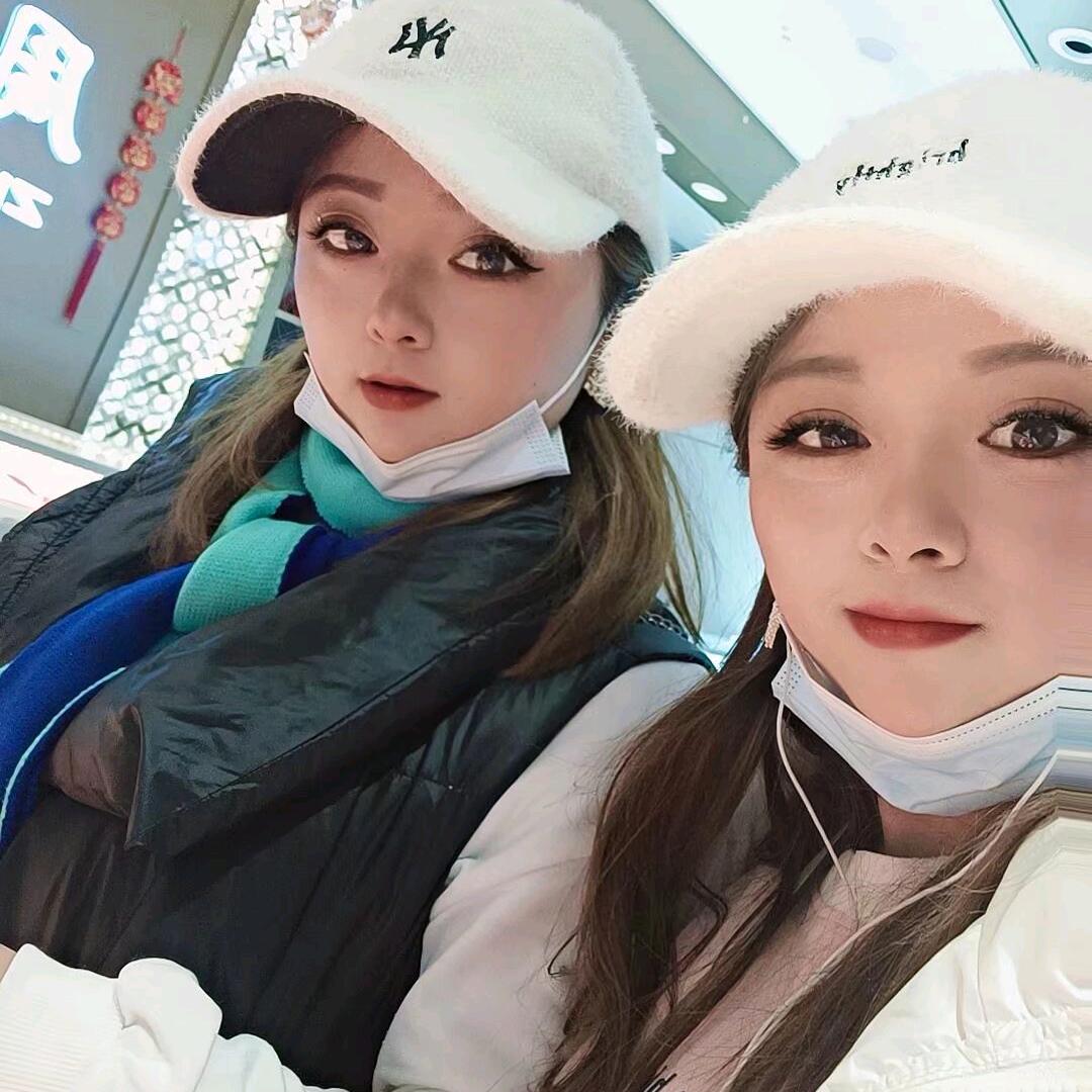 双生姐妹相遇又相莲