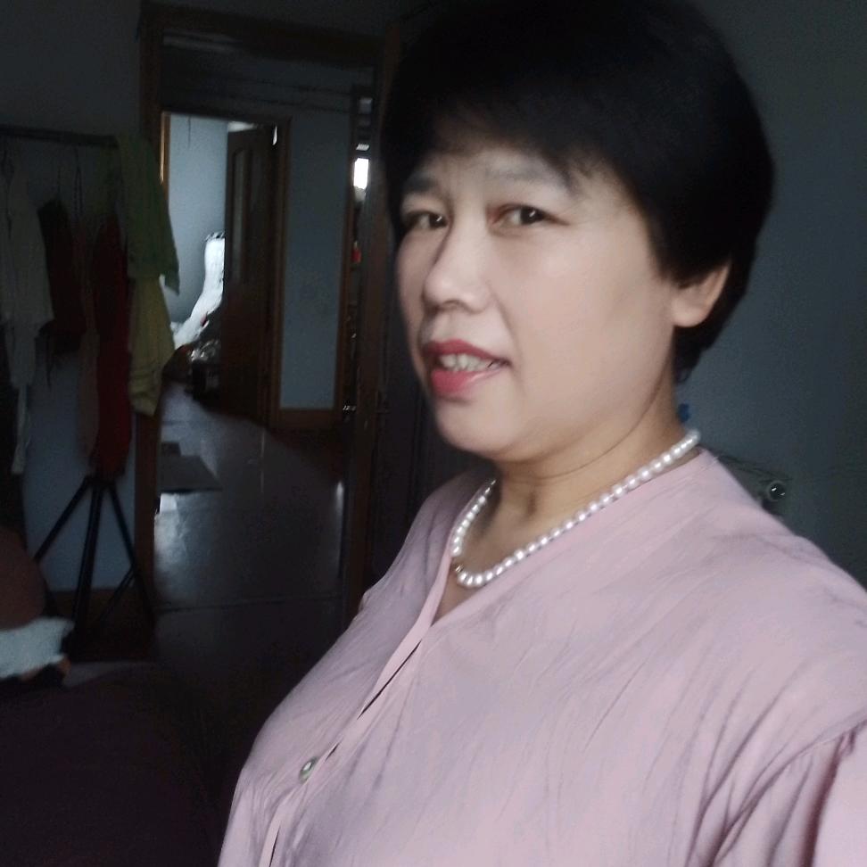 俩个宝贝的奶奶
