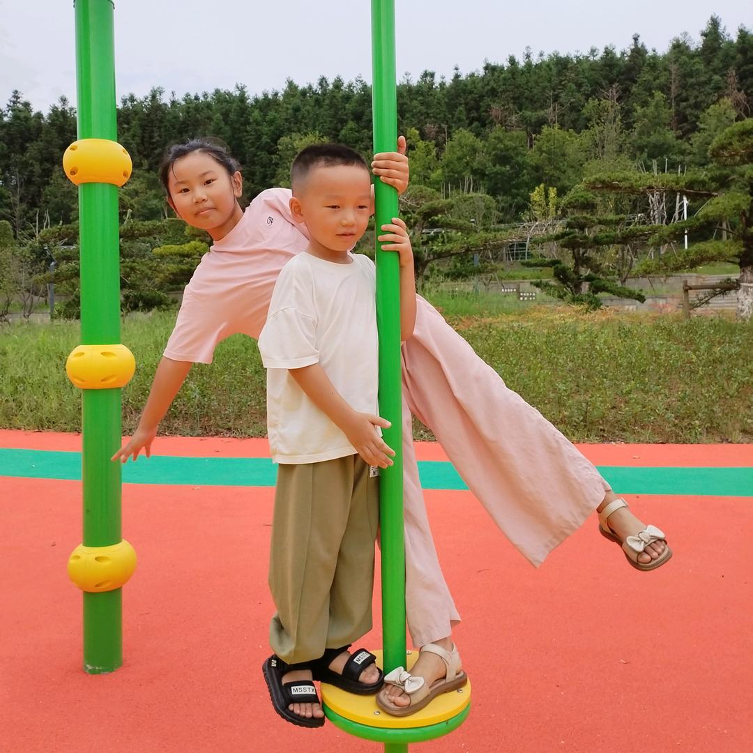 爱吃葡萄的小邱