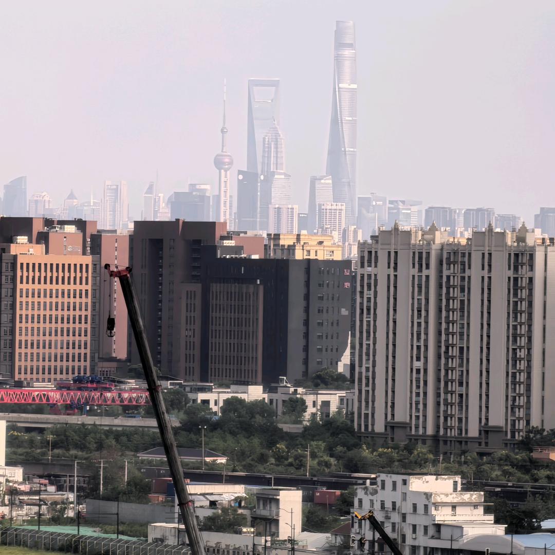 坐在坟头调戏女鬼