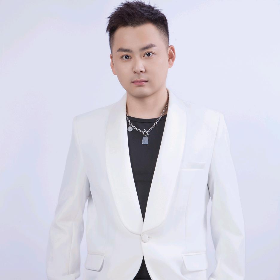 小M