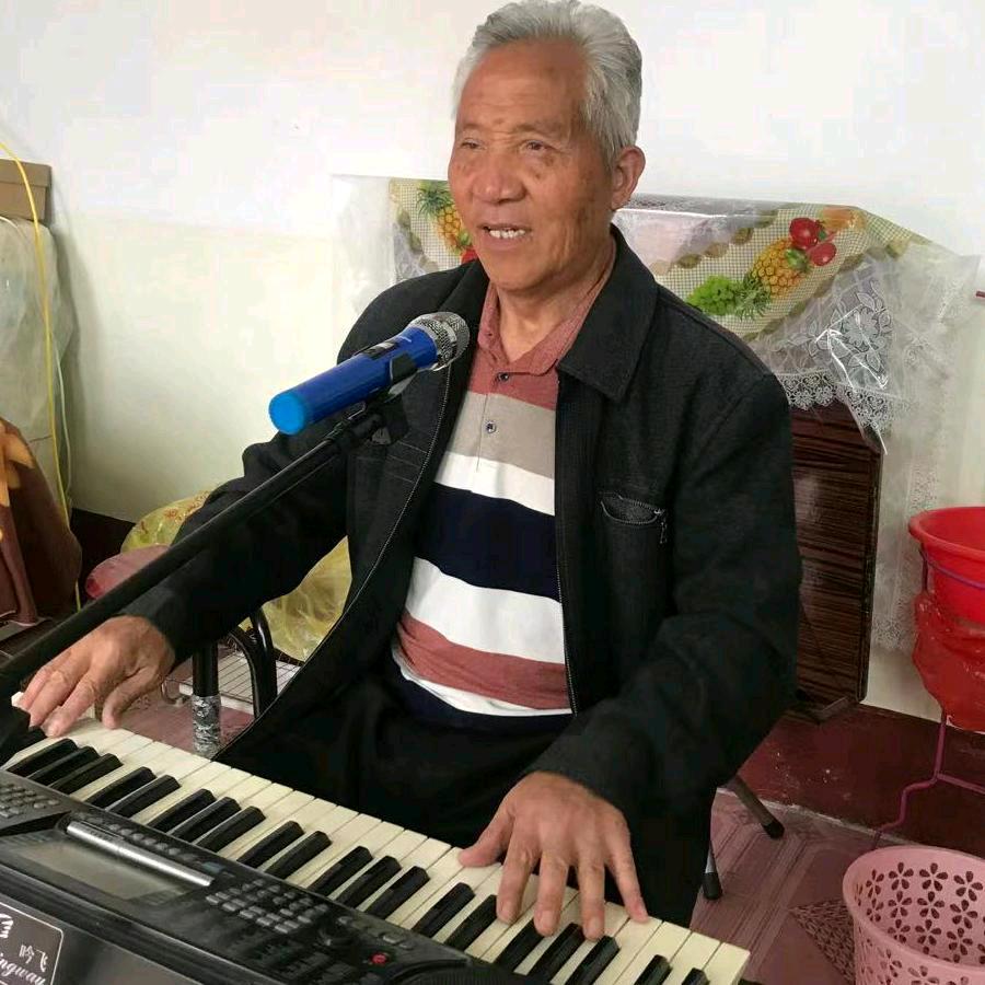 优美小河流水