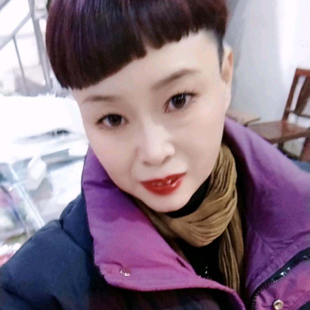 新镇红梅服饰