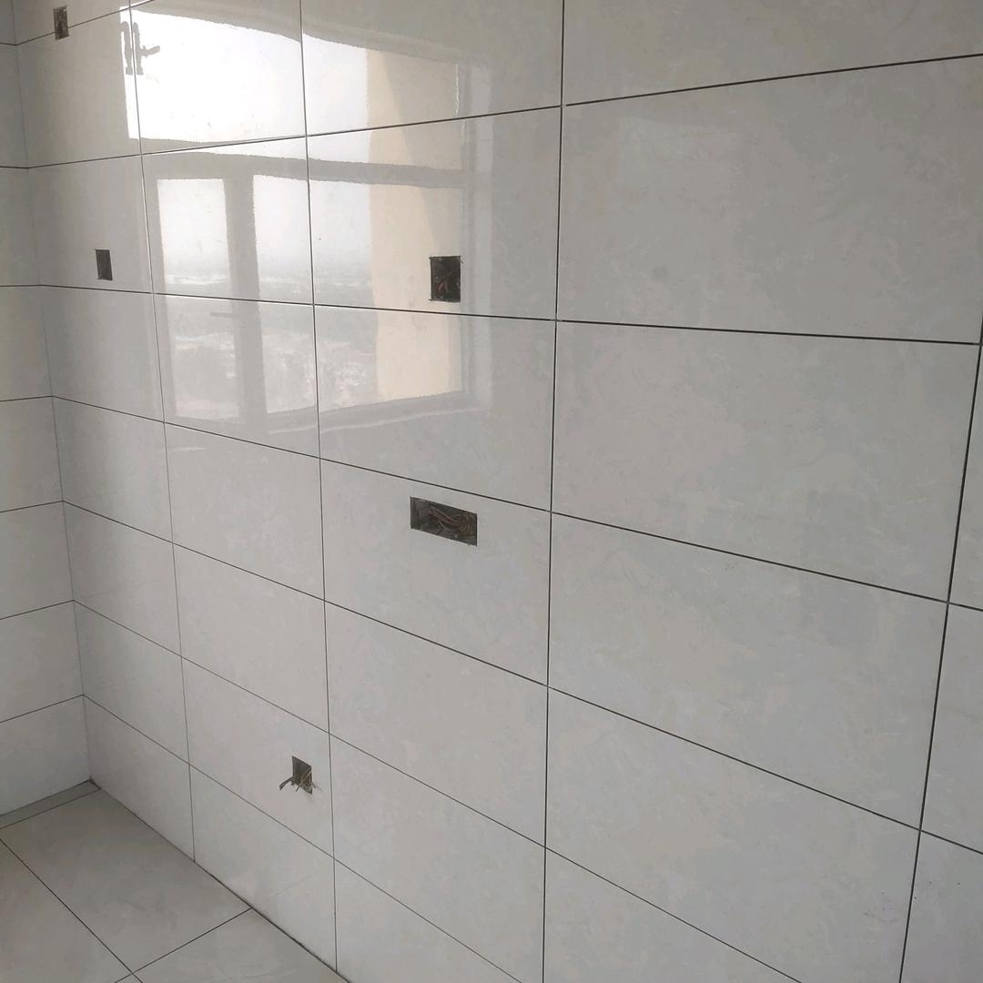 @知己专业铺砖