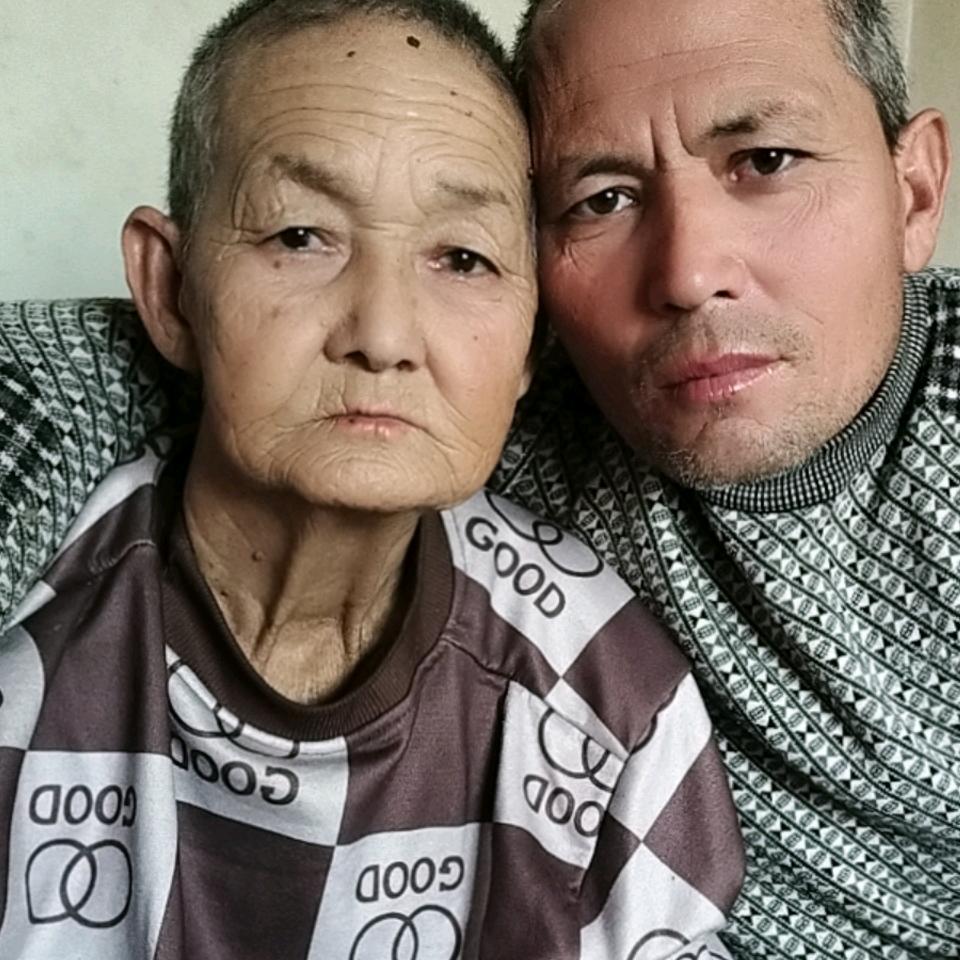 亲爱的妈咪 ♥♥