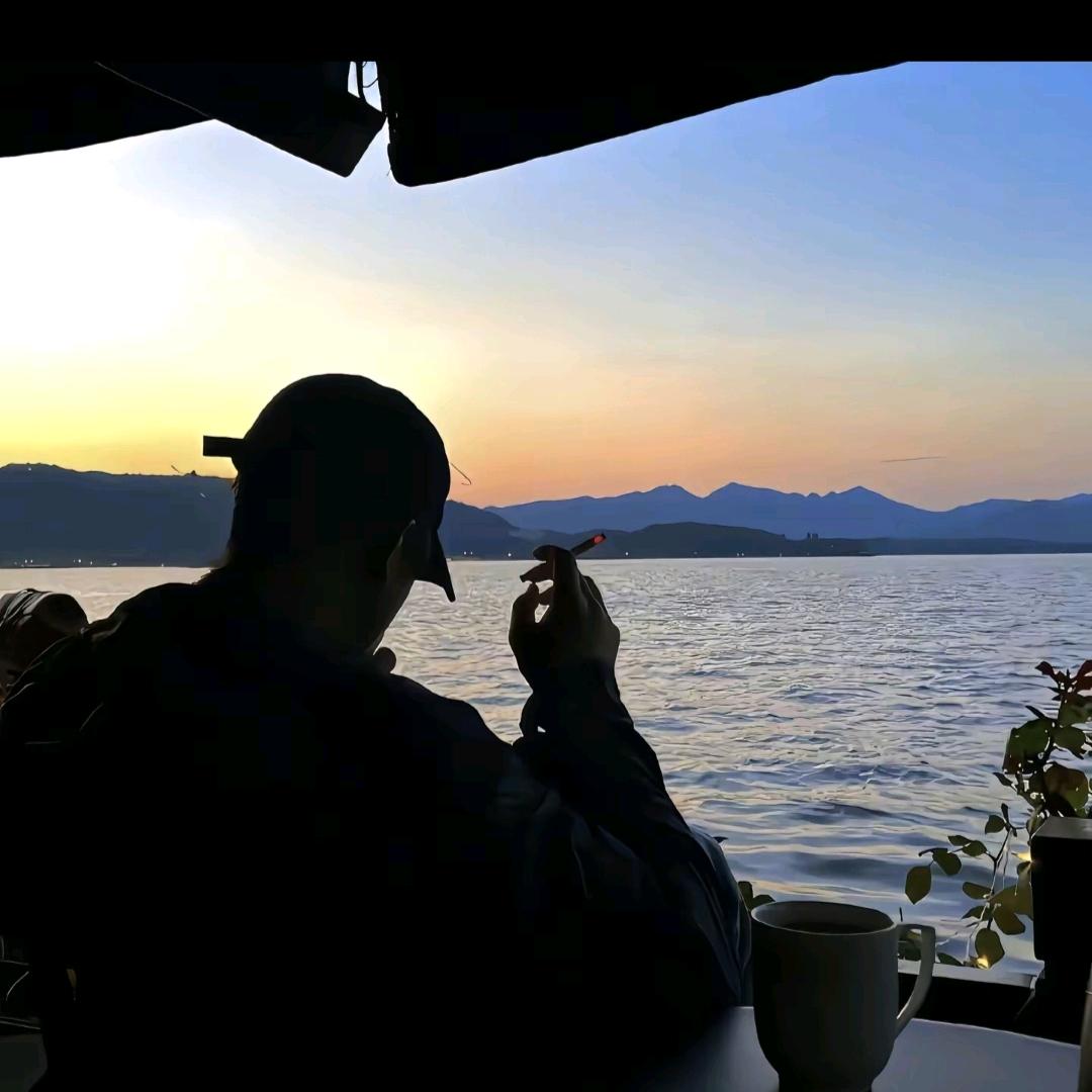 ᅠᅠ  ᅠ ᅠ