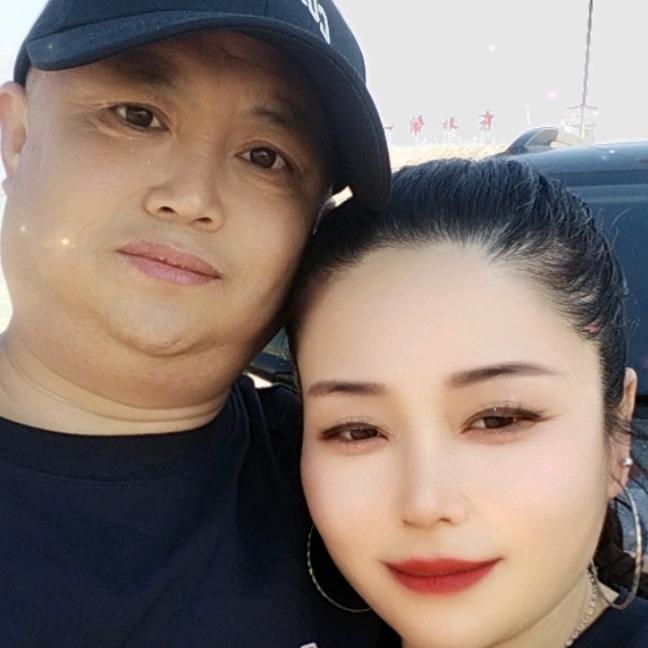 爱臭美的包妹妹