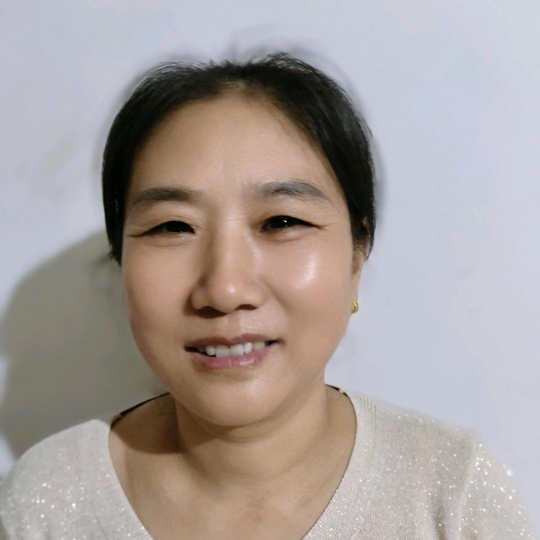 感爱姐，每天1点30开播。