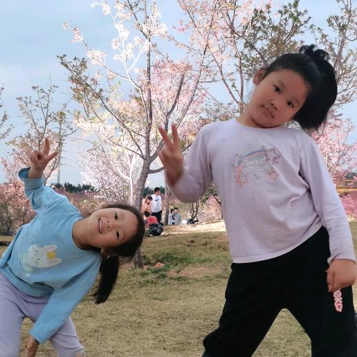 手手相牵小幸福