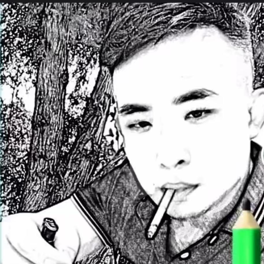 陌然浅笑。