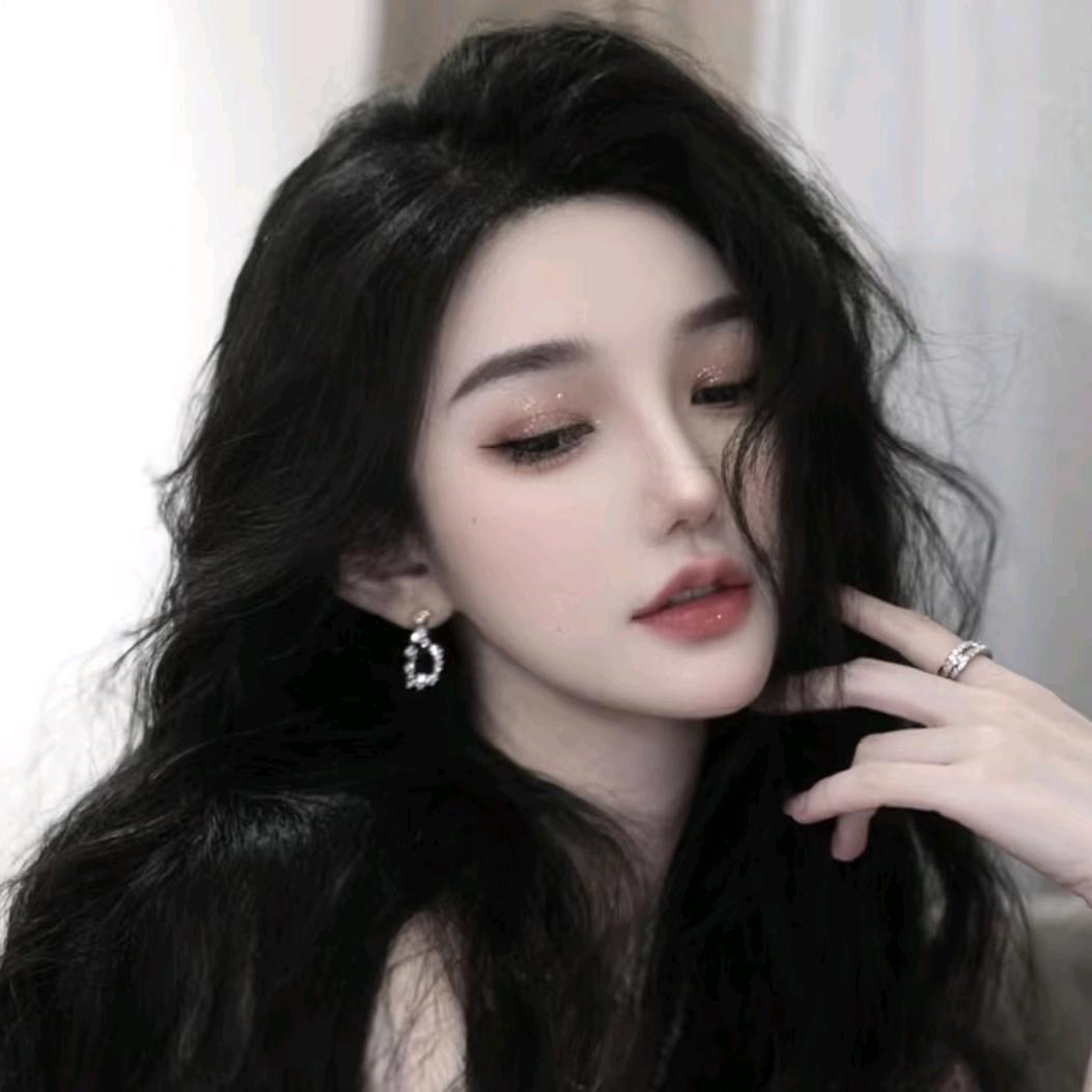 玲 子