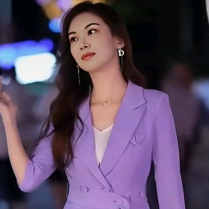 姐的世界只有自己扛