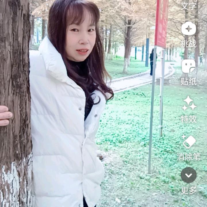 八月芳姐，新人首播