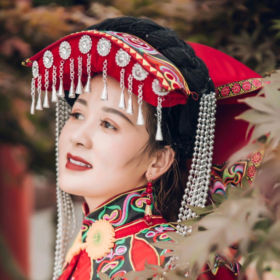 蓝蝴蝶允儿新歌（半是释然半是伤）