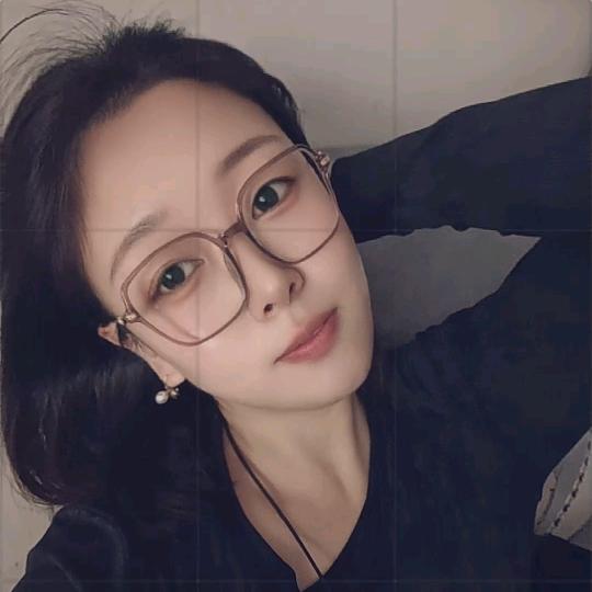 超爱笑的小成