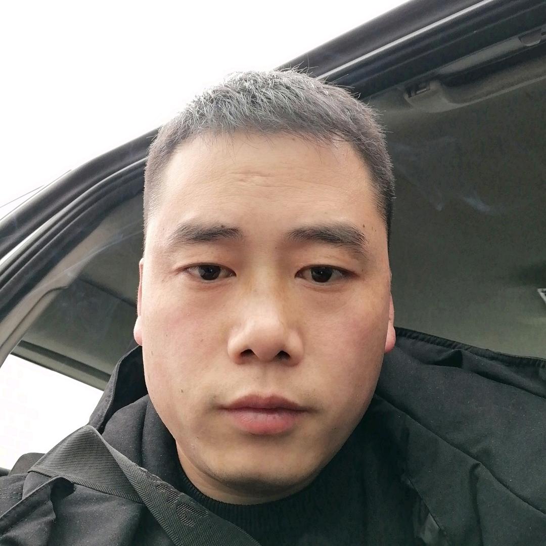 八月
