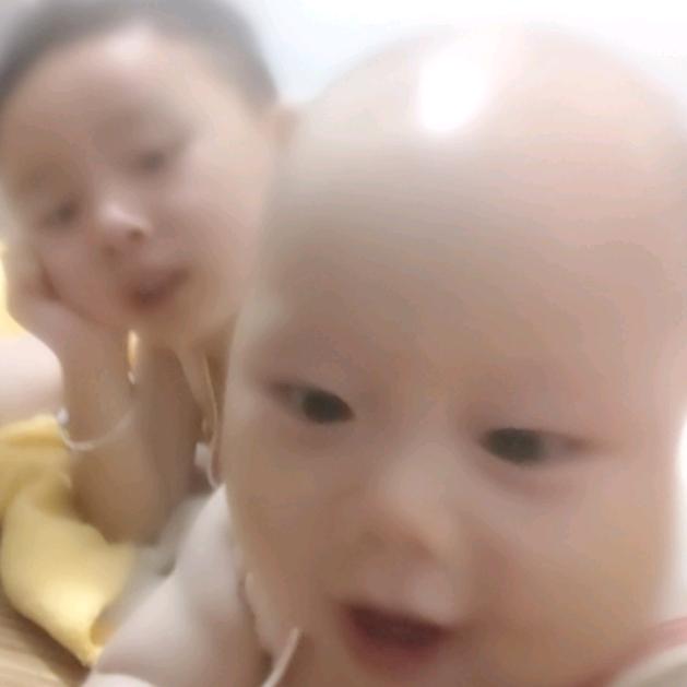 两个小宝贝