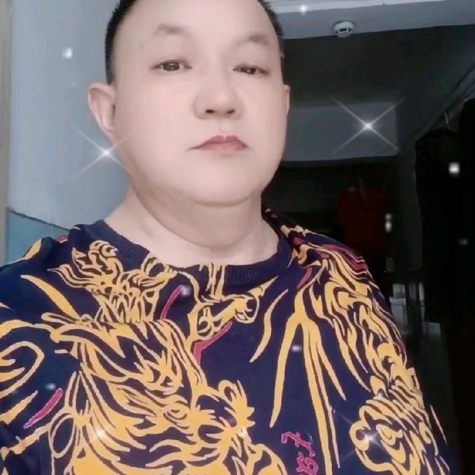 鸿伟