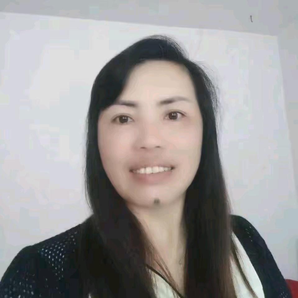 柏滢