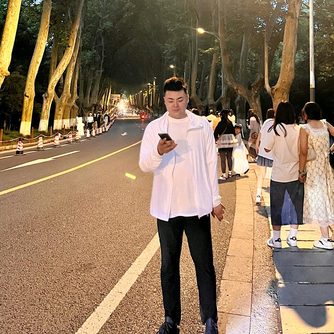 营口一男的
