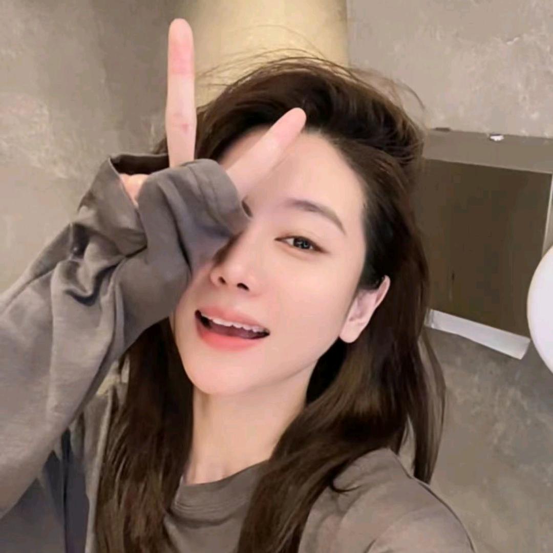 月月不吃鱼（欧韩穿搭）