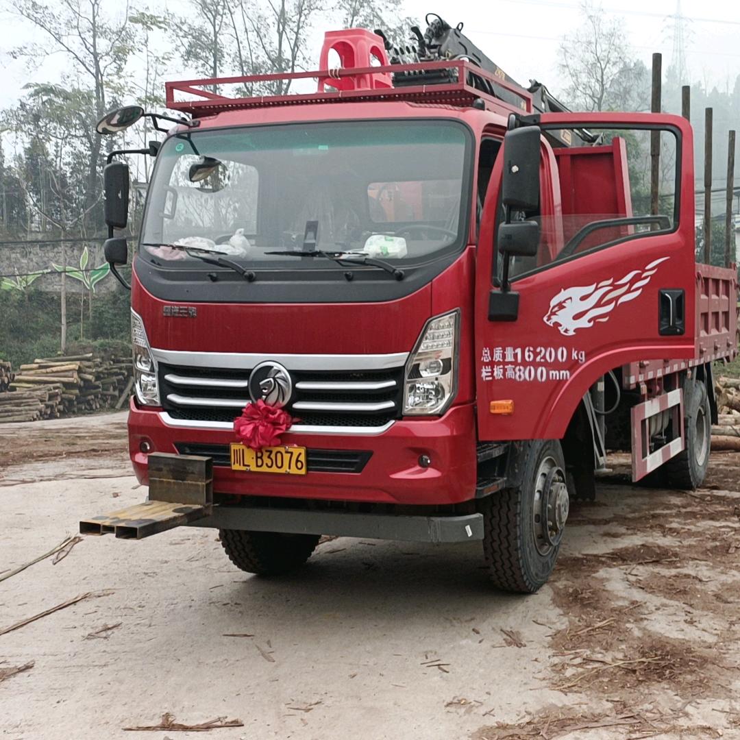 四驱抓木机   竹木承运