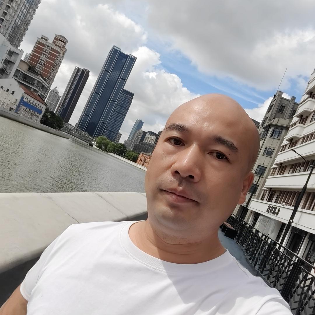 临湘领先二手车 张老二